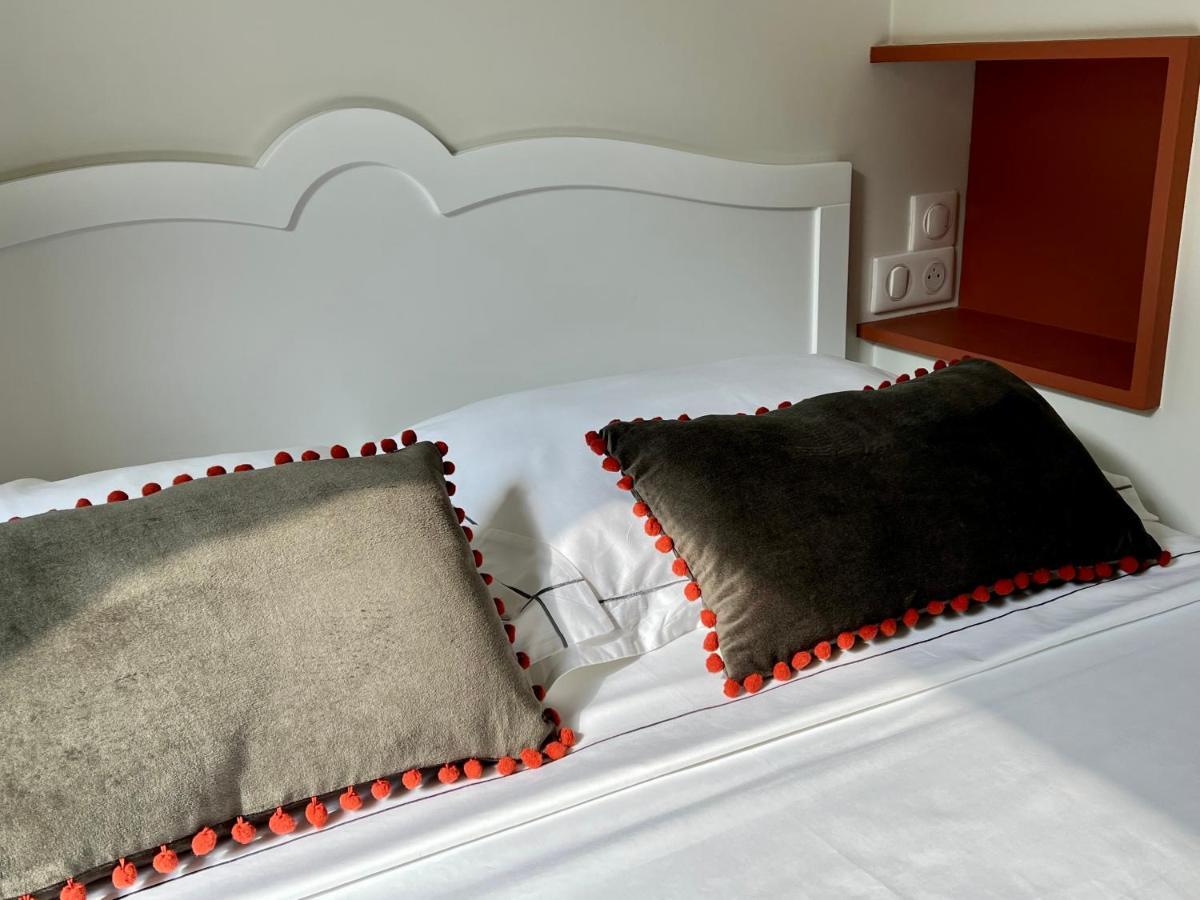 Les Petits Volets 2 Bed & Breakfast Antibes Exterior photo
